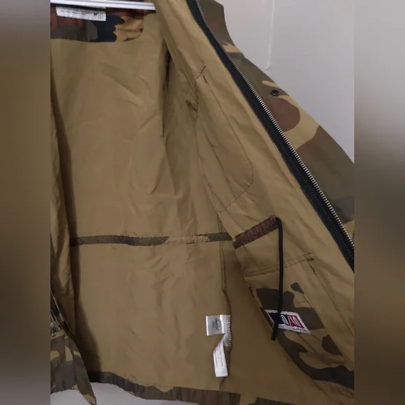 MEN'S Herschel Supply Co. Field Woodland Camo Rain Jacket size MEDIUM - Picture 7 of 12